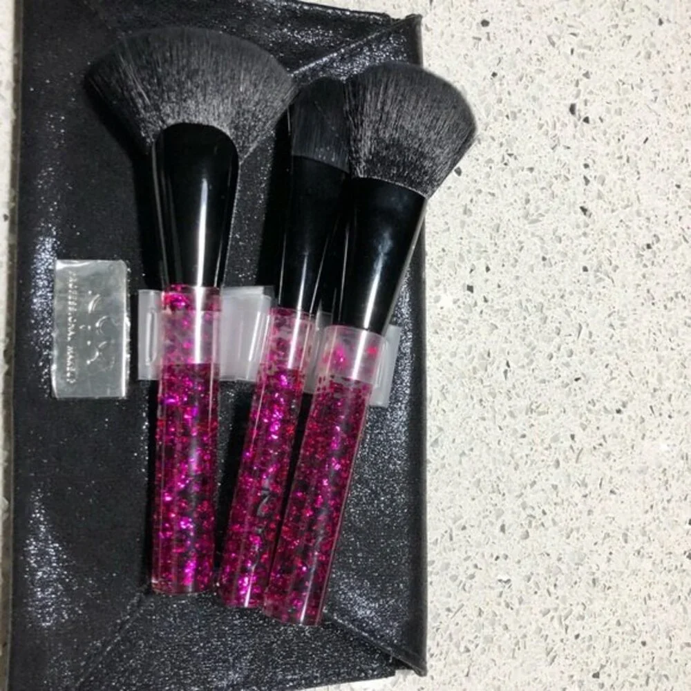 NYX Pink Best Face Forward Brush Kit NWOT